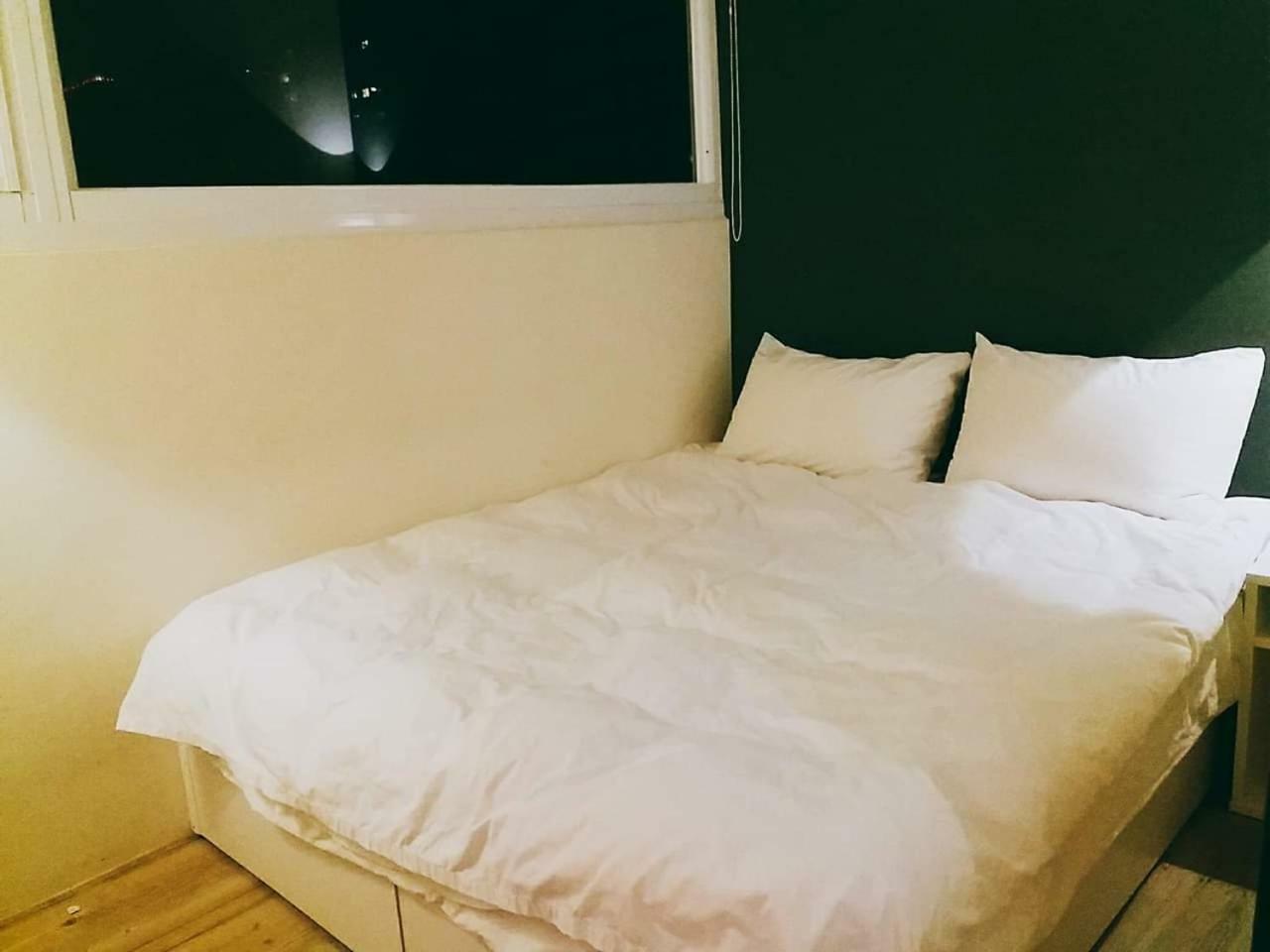 Luftpause Hostel Kaohsiung Esterno foto